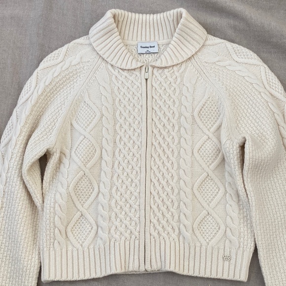 Aritzia Sunday Best Gigi Sweater - Picture 1 of 6